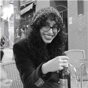 Profesora de pintura y dibujo apta para todas las edades y niveles básico e intermedio.